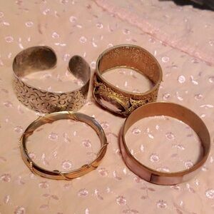 Bundle of 4 GENUINE VINTAGE Clasp Bracelets – Mixed Styles